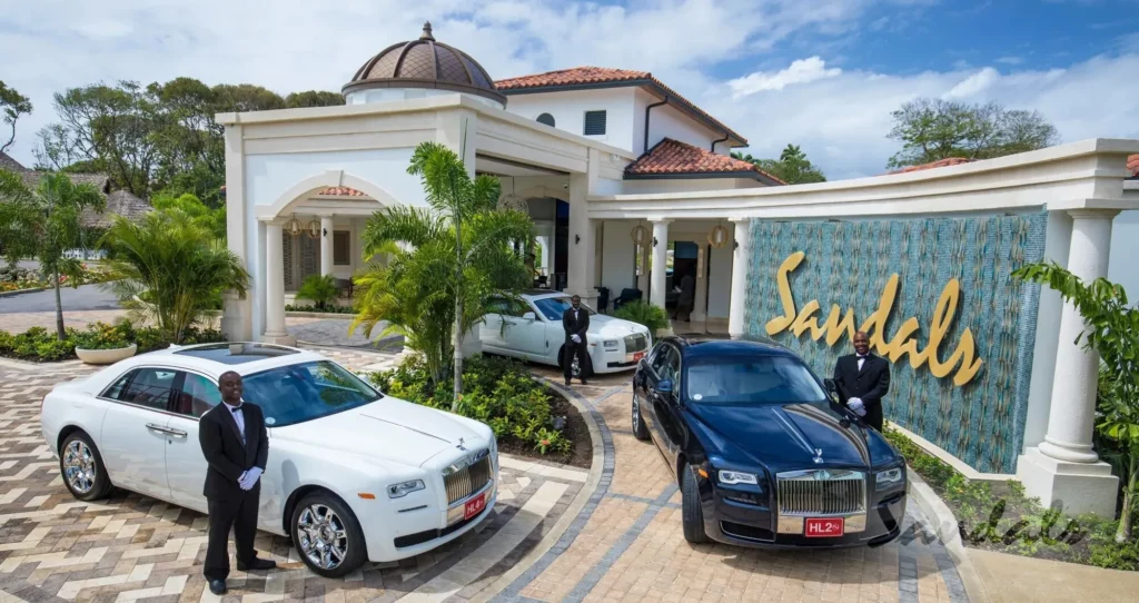 a group of cars parked outside of a building